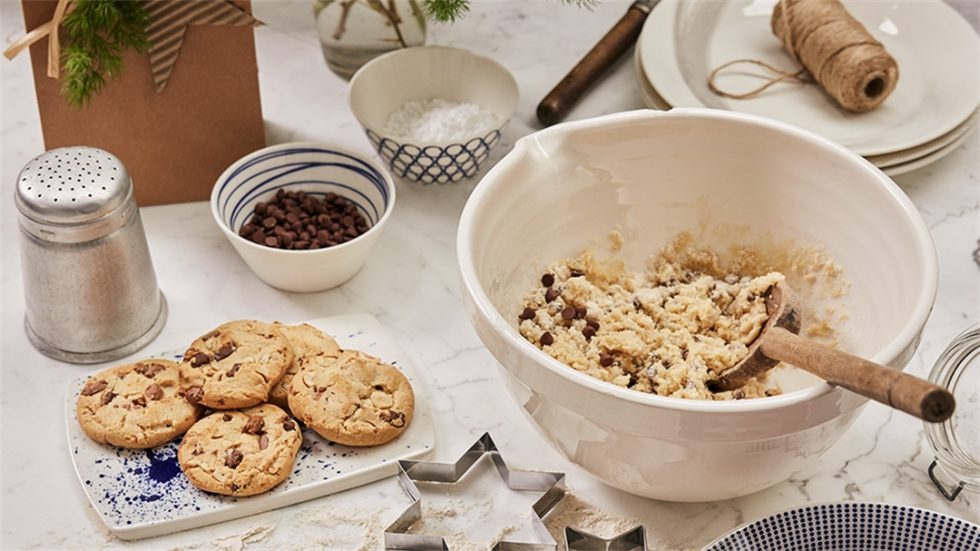 How To Host a Memorable Friendsmas - Royal Doulton Blog
