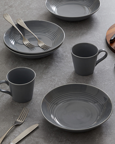 ROYAL DOULTON